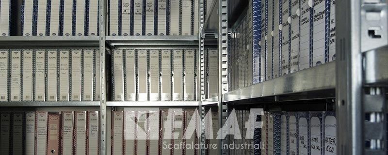 Scaffalatura e sicurezza: cinque requisiti da verificare prima di mettersi all’opera.